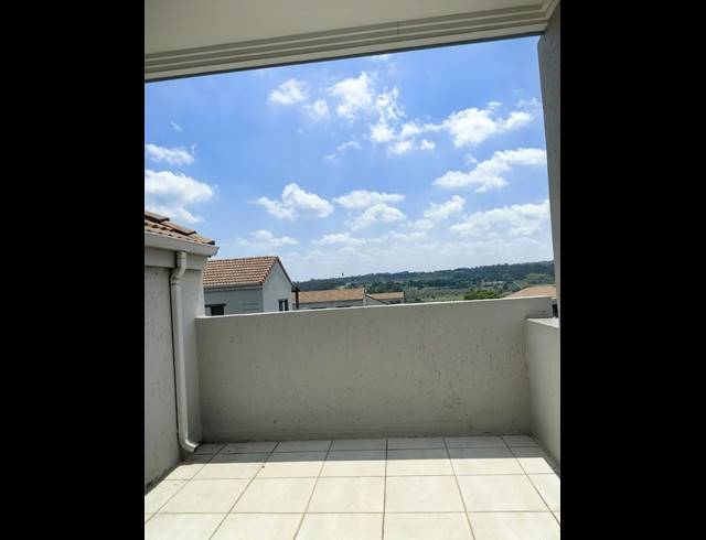 2 BEDROOM APARTMENT FOR SALE IN LONEHILL